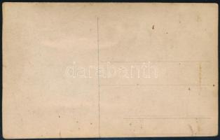 cca 1920-1930 Fiatal pár népviseletben, fotólap Papp Rezső műterméből (Bp.-Nagytétény), kissé viselt...