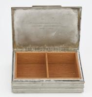 Cigarettás doboz, ajándékozási felirattal, fa betéttel, 17x12 cm