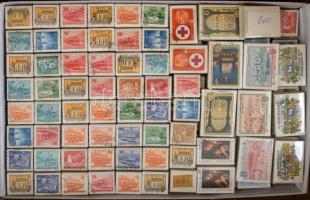 Kb 800 db régi bündli az 1960-1990 közötti időszakból 2 db dobozban. Lemezhibák kutatásához kiváló a...