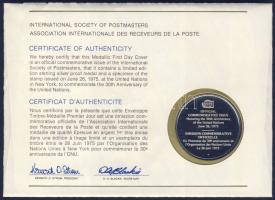 USA 1975. "ENSZ" a Postamesterek gondozásában kiadott Ag emlékérem 20g érmés, bélyeges bor...