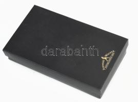 Johnnie Walker fém laposüveg, kis kopásnyomokkal, 15×8 cm