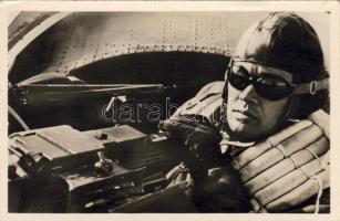 An der Bordkanone der Condor (FW 200)