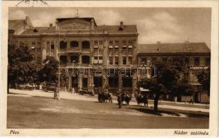 1927 Pécs, Nádor szálloda, Kőbányai sör, autók (EK)