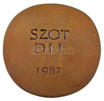 Asszonyi Tamás (1942-) 1987. "SZOT Díj" öntött bronz plakett (88mm) T:AU
