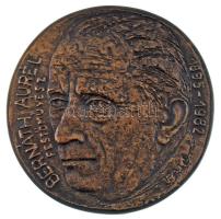 Pató Róza (1934-) 2004. &quot;Bernáth Aurél festőművész 1895-1982&quot; egyoldalas, öntött bronz emlékérem (84mm) T:XF