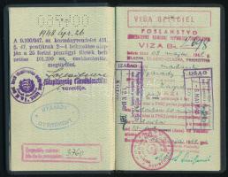 1948 Magyar köztársaság fényképes útlevele a borítón Kossuth-címerrel Nyárády Gábor (1922-2003) író,...