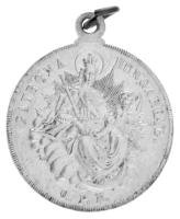 ~1930. "Patrona Hungariae / Jézus legszentebb szívedbe zárd védegyletünket" Al medál mells...