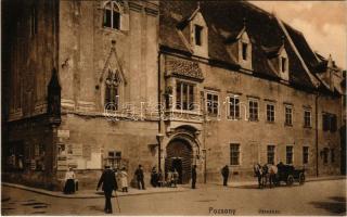 Pozsony, Pressburg, Bratislava; Városház a Fő téren, lovaskocsi. Hardtmuth E. kiadása / town hall, main square, horse cart