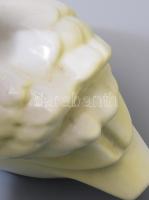 Hollóházi hattyú, kézzel festett, jelzett, kopással a csőr végén, m: 24x24 cm