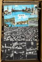 Kb. 600 db MODERN külföldi város képeslap dobozban: Európa, Amerika (USA), Kanada