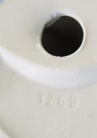 Imádkozó. Sorszámozott német szobor, m: 17,5 cm