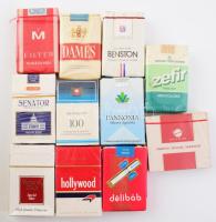 Cigarettagyűjtemény, 11 doboz különféle cigaretta (Senator, Hollywood, Makedonka, Délibáb, stb.), bontatlanok