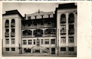 Kolozsvár, Cluj; Hargita szálloda (Egyetemi gyermekklinika). Mussolini út 68. / hotel (university clinic) (fl)