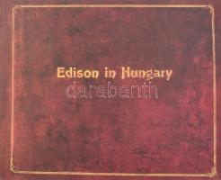 Edison in Hungary. Szerk. Nagy Zoltán. A szerkesztő, Nagy Zoltán (1945-) fotótörténész által DEDIKÁLT példány. A kiegészítő tanulmányt Gazda István, a fényképekről szóló tanulmányt Nagy Zoltán írta. Bp., 2006, OSZK, 38 sztl. lev, 30x37 cm. Fekete-fehér fotókkal illusztrált hasonmás kiadás. Angol és magyar nyelven. Kiadói papírkötés, az egyik sarkán kis gyűrődéssel. Megjelent 500 példányban.