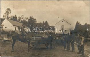 1911 Verpelét (Heves), Fő tér, főúr lovon falubeliekkel. Tihanyi Sándor fényképész, photo + &quot;KIS-ÚJSZÁLLÁS - KIS-TERENYE 78. SZ.&quot; vasúti mozgóposta (EK)