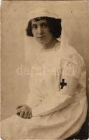 Marosvásárhely, Targu Mures; Vöröskeresztes nővér. &quot;Modern&quot; fényképészeti műterem / WWI Red Cross nurse. photo (Rb)