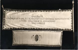 1940. szept. 1. - Emlék zászló a Munkácsi M. kir. áll. el. magyar nyelvű népiskola tantestületétől a M. kir. 109. sz. tábori m. századnak. Locker Műterem Munkács, photo (fl)