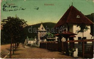 1913 Busteni, Bulevardul / street view + "SZÁSZRÉGEN - KOCSÁRD 129. SZ." vasúti mozgóposta bélyegző (EK)