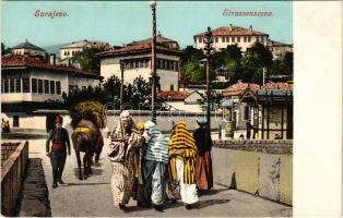 Sarajevo, Strassenscene / street view, Bosnian folklore (fl)