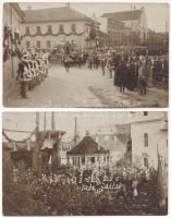 1906 Késmárk, Kezmarok; Thököly Imre újratemetése a várban, Dr. Pronay Dezső tartja a halotti beszédet - 2 db eredet fotó képeslap / reburial ceremony of Emeric Thököly - 2 original photo postcards