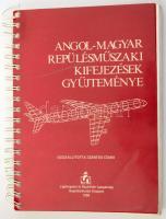 Angol-magyar repülésműszaki kifejezések gyűjteménye. Összeáll.: Szentesi Csaba. Bp., 1990., Légiforgalmi és Repülőtéri Igazgatóság Repülésoktatási Központ, 313 p. Kiadói spirál-kötés. Megjelent 500 példányban.