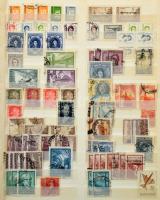 Vegyes külföldi bélyegek a világ minden tájáról egy db régi aláíró könyvben és 1 db berakóban, bennü...