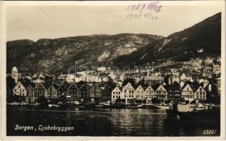 Bergen, Tyskebryggen. C. Dham Maskinrekvisiter, Jens Ludvjgsen / general view