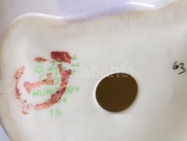 Hollóházi Lány tállal és madárral. Terv.: Ősz Szabó Antónia. Jelzett, minimális kopással, m: 14,5 cm