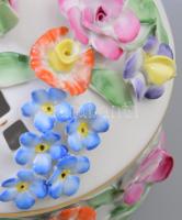 Russ collection Transylvania áttört porcelán fedeles kínáló. Kézzel festett, jelzett, minimális kopá...