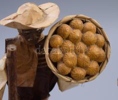 3 db mexikói bábu. Kézzel készített. jelzett. Papír és fa. XX. sz. közepe. 30-35 cm