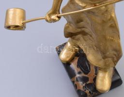 Vasöntő munkás. Fém szobor márvány talapzaton, m: 26,5 cm