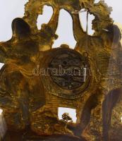 Asztali óra. Magyaros jelenettel. Hochzeituhr. XIX. sz vége. Aranyozott fém. Kulcsos óraszerkezet. K...