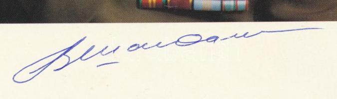 Vlagyimir Satalov (1927- ) orosz űrhajós aláírása őt magát ábrázoló képen / Signature of Vladimir Sh...