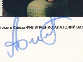 Anatolij Filipcsenko (1928- ) szovjet űrhajós aláírása őt ábrázoló képen / Signature of Anatoliy Fil...