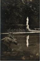 Salzburg, Lustschloss Hellbrunn, Kaiserin Elisabeth-Denkmal / monument, statue of Empress Elisabeth of Austria (Sisi) / Erzsébet királyné (Sissi) szobra