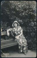 1931 Szánthó Enid (1907-1997) operaénekesnő autográf sorai és aláírása Bayreuthból küldött, saját ma...