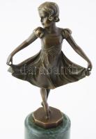 Ferdinand Preiss után: Táncoslány. Patinázott bronz szobor márvány talpazaton, jelzett, m: 32 cm