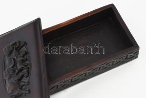 Vonuló elefántok ábrázolásával díszített keleties rezin bonbonier, 16x10 cm