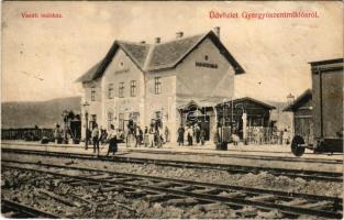 1910 Gyergyószentmiklós, Gheorgheni; Vasúti indóház, vasútállomás. Sándory Mihály kiadása / railway station + &quot;SZÁSZRÉGEN-KOCSÁRD 130. SZ.&quot; vasúti mozgóposta (fl)