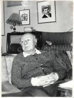 Balogh Edgár (1906-1996) publicista, főszerkesztőről készült portrék, 5 db fotó, ázásnyomokkal, folt...