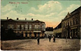 1911 Fogaras, Fagaras; Fő tér, Hotel Mercur szálloda és kávéház, bank, Novák János, Johann Pichler, Thierfeld Dávid üzlete és kiadása / main square, bank, hotel, café, shops (kopott sarkak / worn corners)