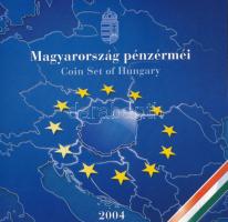 2004. 1Ft-100Ft (8xklf) forgalmi sor szettben, benne 2004. 50Ft "Magyarország az EU tagja" forgalmi emlékérme, belső tok ragasztása részben elengedett T:BU Adamo FO38