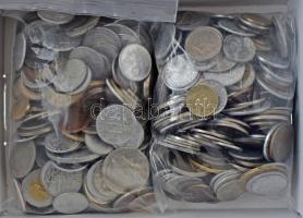 Vegyes, magyar és külföldi érmetétel mintegy ~1kg súlyban, T:vegyes Mixed, Hungarian and foreign coin lot (~1kg) C:mixed