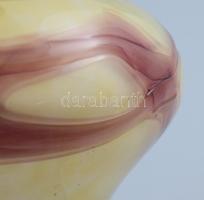 Murano anyagában krémesen színezett hutaüveg váza, jelzés nélkül, hibátlan, m: 9,5 cm