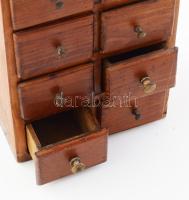 Tízfiókos fűszeres polc. cca 19. sz. vége, esztergált fa, háttámláján repedéssel, restaurált, pótolt...