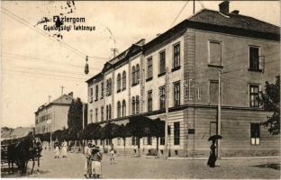 1911 Esztergom, Gyalogsági laktanya. W.L. Bp. 3561.