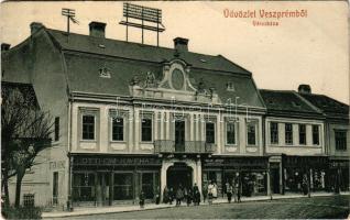 1910 Veszprém, Városháza, Otthon kávéház, Balog József fodrász, Ifj. Deutsch Izidor és Steiner J. Jenő üzlete. Fodor Ferenc kiadása 417. (W.L.?) (EB)