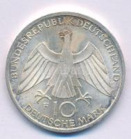 NSZK 1972F 10M Ag "Olimpia-München / Csomó" T:AU,XF 
FRG 1972F 10 Mark Ag "Olympic G...