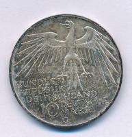 NSZK 1972G 10M Ag "Müncheni Olimpia - Stadion" T:AU,XF patina 
FRG 1972G 10 Mark Ag "...