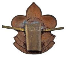 ~1930. "Hungária" bronz cserkész sapkajelvény T:XF